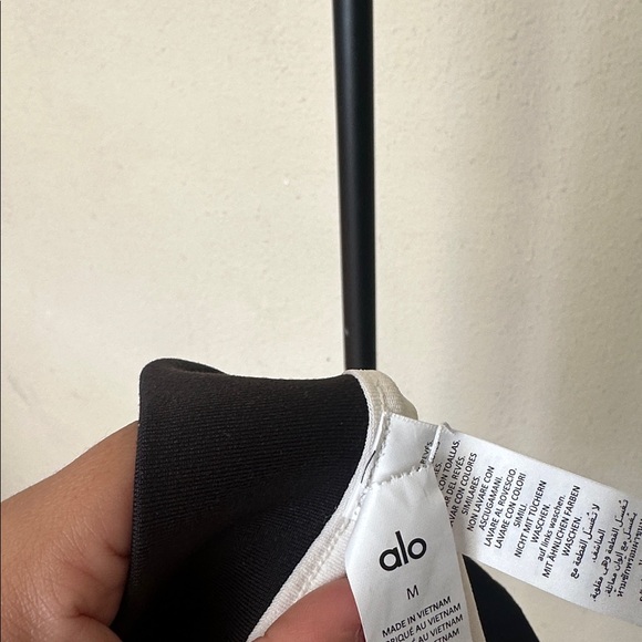 Alo Yoga Airbrush Streamlined Skirt NWT size M - Picture 11 of 15